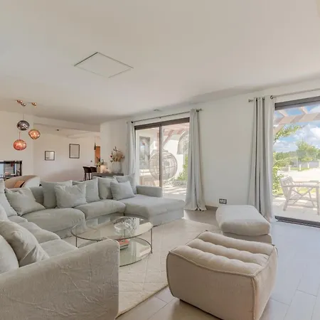 Alta-beloi Villa Marcenais